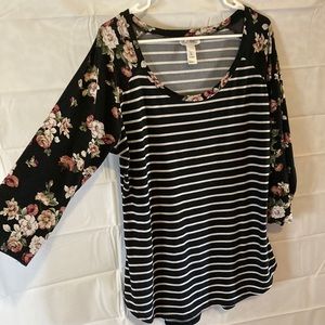 Just Be floral top